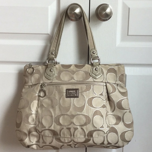 Coach Handbags - Coach Poppy Signature Bag